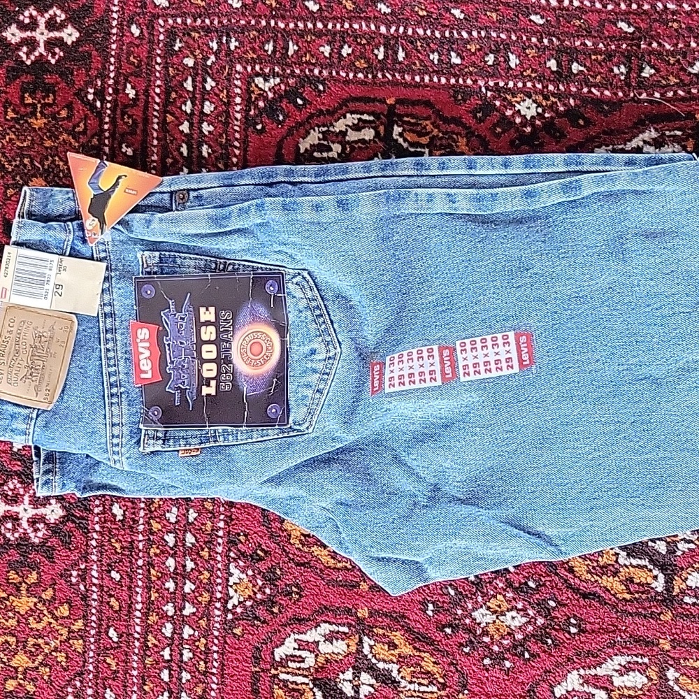 NWT 29x30 Levi's Classic Blue Loose Fit 562 Men's Jeans